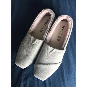 NWOT Toms Natural Tone Faux Fur Alpargata Slip-Ons